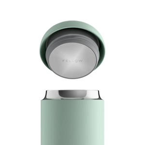 Gobelet à café isolé et réutilisable vert menthe pour take away, partie de Fellow et Dernières nouvelles, tout sur le café.