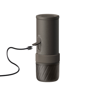 Machine à espresso portable gris foncé avec chargement USB, partie des cafetières portables et équipements de Dernières nouveautés