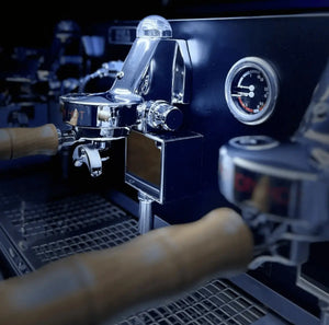 La Nuova Era Altea Anniversario 2 - groupe Machine à espresso commerciale (Location) - Barista et Espresso